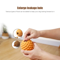 Dog Spill Toy Biomimetic Pineapple Dog Toy Interactive Puzzle Card Food Pet Supplies Spill Ball Pet Interactive Toys