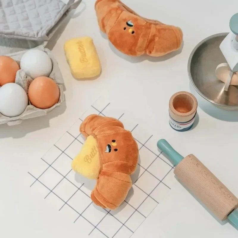 Cute Ins Croissant Hidden Food Sniffing Toy Squeaky Dog Interactive Plush Dog Chew Toys Croissant Toy Pet Toys Pet Products
