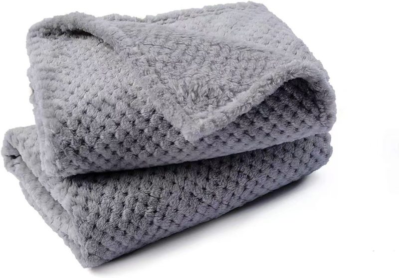 Warm Soft Fuzzy Blankets for Puppy Small Medium Large Dogs Fleece Kitten Cats Plush Throws for Bed Couch Sofa Blanket Supply