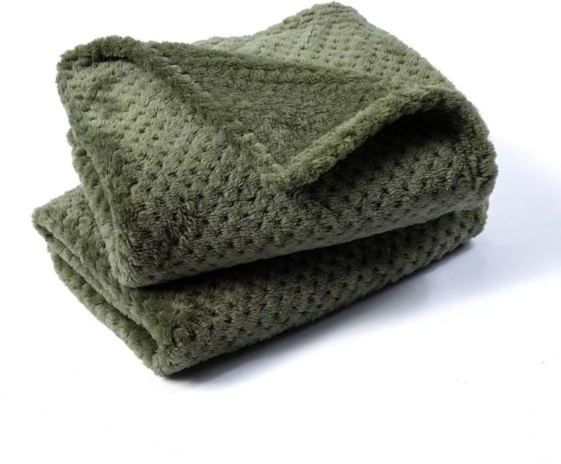 Warm Soft Fuzzy Blankets for Puppy Small Medium Large Dogs Fleece Kitten Cats Plush Throws for Bed Couch Sofa Blanket Supply