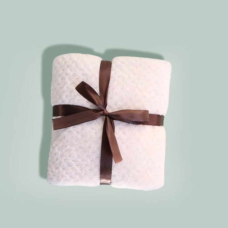 New Soft Pet Blanket Spring Warm Dog Bed Blanket Cute Pet Sheets Warm Mat Comfortable Cat Dog Pad Blanket Pet Accessories
