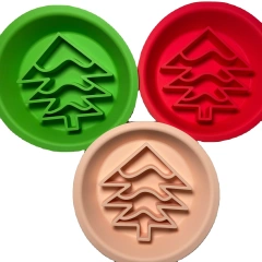 Wholesale Custom Christmas Tree Silicone Dog Bowl Feeder Slow Eating Heated Anti Ant Splash Proof 2 In 1 lick mat Pet Bowl