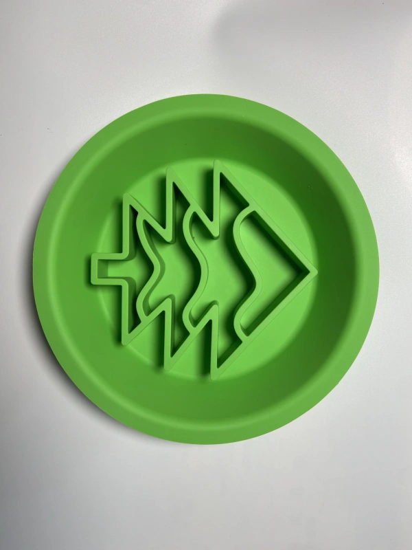 Wholesale Custom Christmas Tree Silicone Dog Bowl Feeder Slow Eating Heated Anti Ant Splash Proof 2 In 1 lick mat Pet Bowl