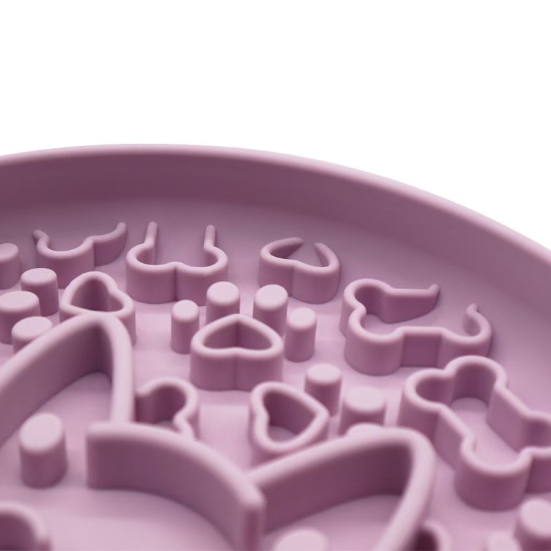 New pet slow food cat and dog bowl with suction cup silicone dog bowl