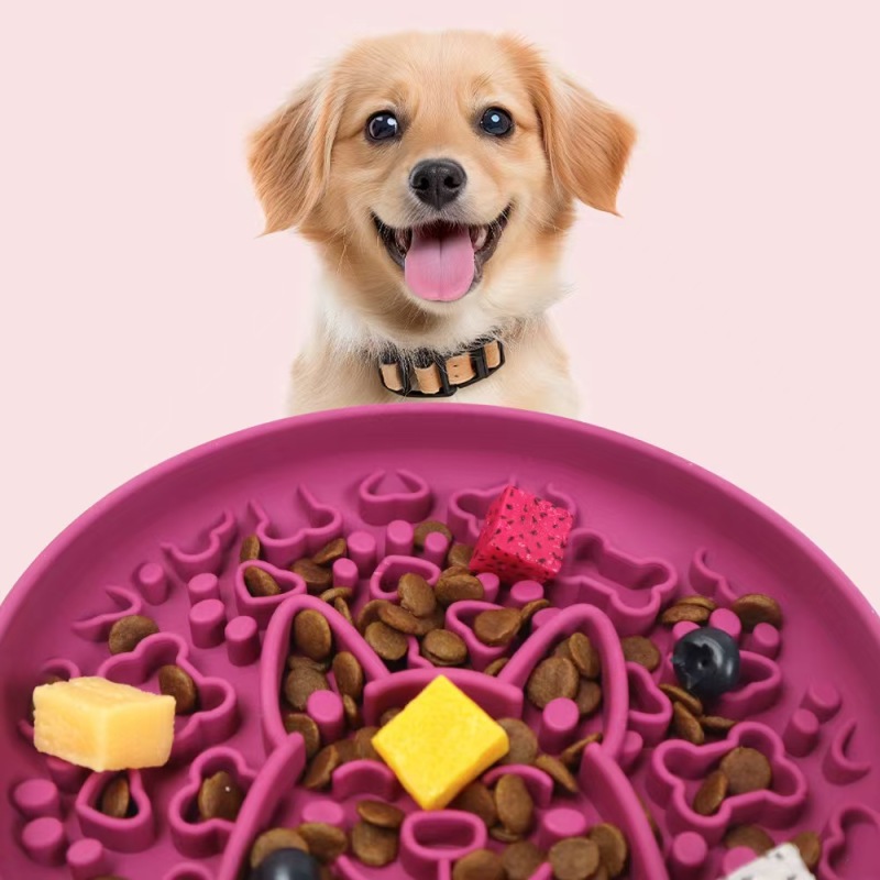 New pet slow food cat and dog bowl with suction cup silicone dog bowl