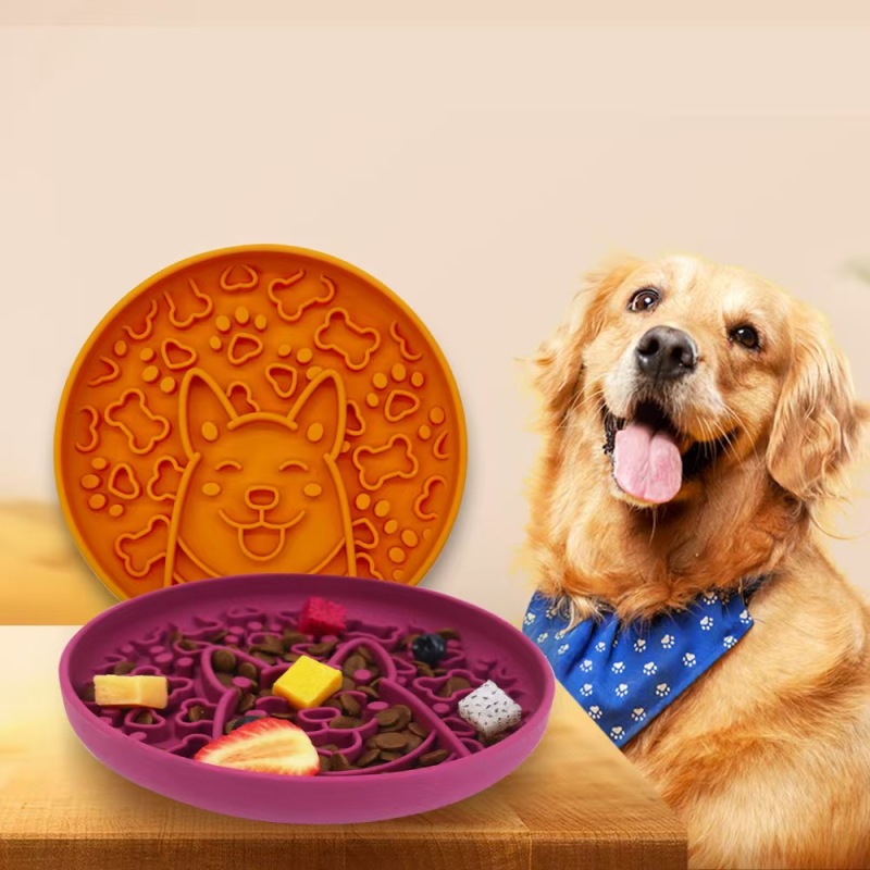 New pet slow food cat and dog bowl with suction cup silicone dog bowl