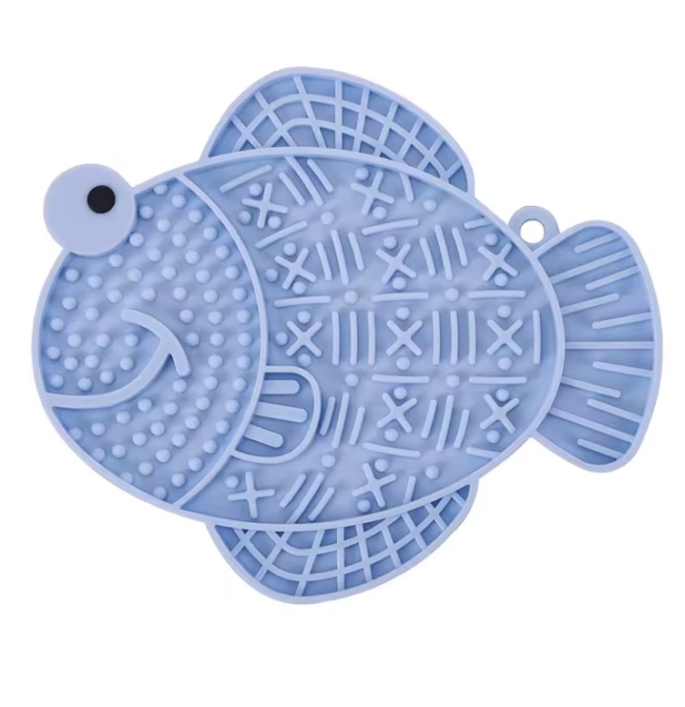 Silicone Fish Shape Slow Feeder Puppy Lick Mat Dog Treat Toys Puppy Enrichment Toys With Suction Cup For Feeding Big Small Dog