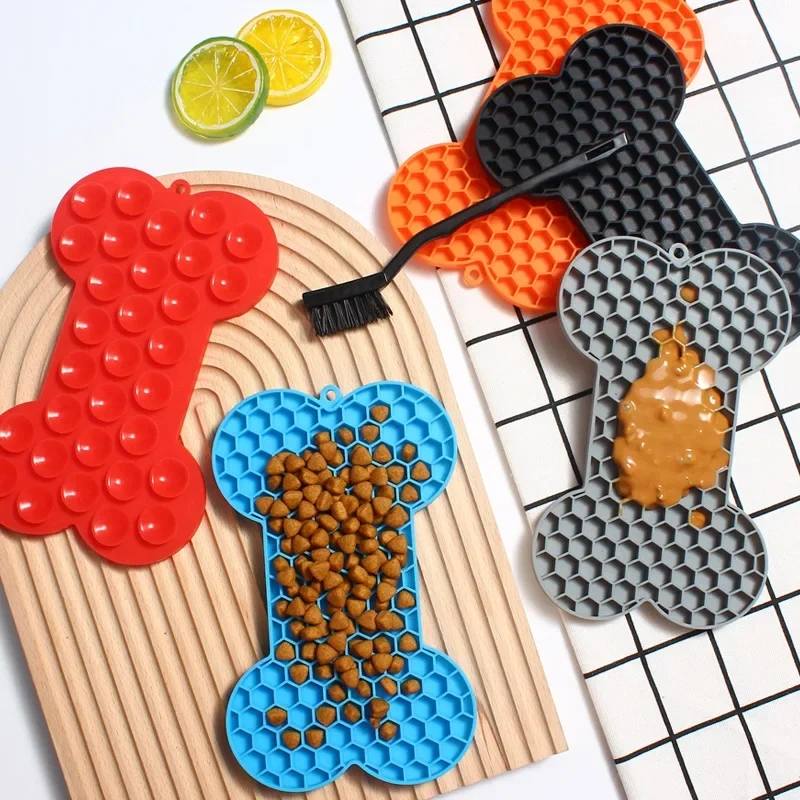 Silicone Licking Pad Mat for Pet Dogs Cats Slow Food Bowls with Suction Cup Feeding Food Bone Shape Silicone Licking Pad