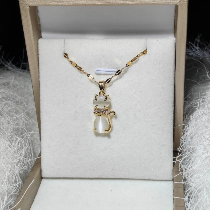 Lovely Cartoon Cat Pendant Necklace with Zircon Inlaid, Titanium Steel Material for Pets and Creative Jewelry Lovers