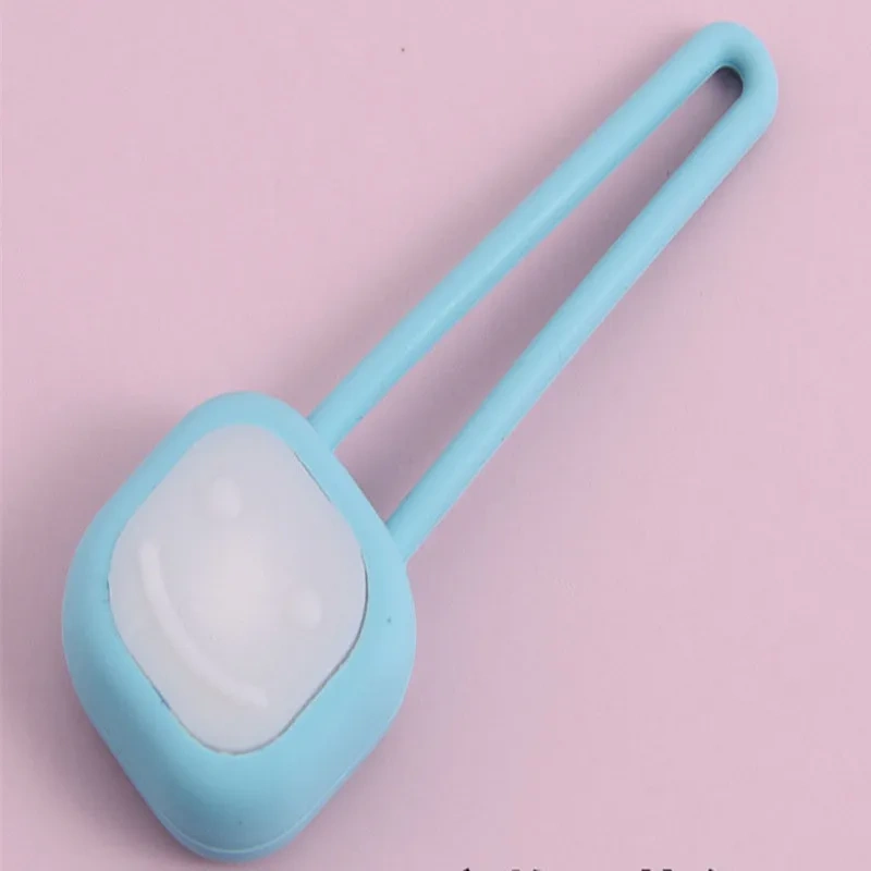 Silicone Waterproof Luminous Pendant Universal Anti-loss Flash for Cats and Dogs Chandelier Any Collocation（Not Repeated 5PC)