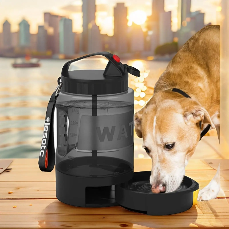 2.2L Dog Water Bottle Large Capacity Drinking Water Bottle Outdoor Sports Water Bottle Outdoor Cat and Dog Water Bottle