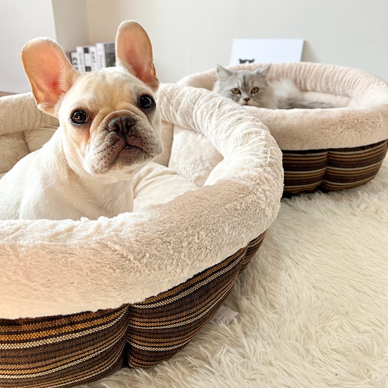 New Arrival Oem Factory Travel Round Striped Warm for Dogs Cats Pet Donut Cave Bed