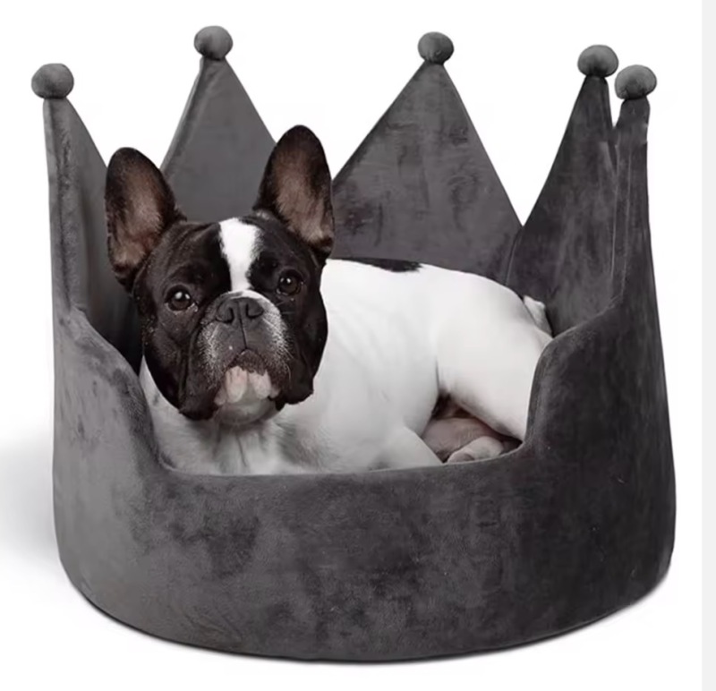 Custom-designed high-end dog and cat beds