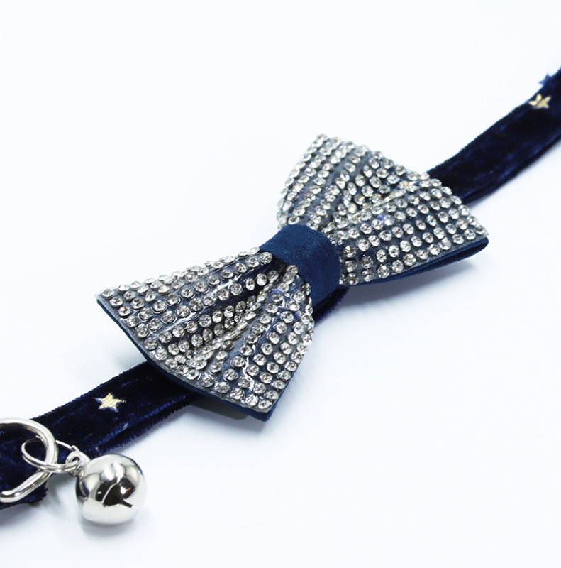 Bow cat collar with rhinestones