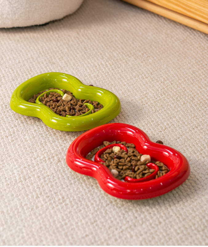 Apple-shaped ceramic pet slow food bowl