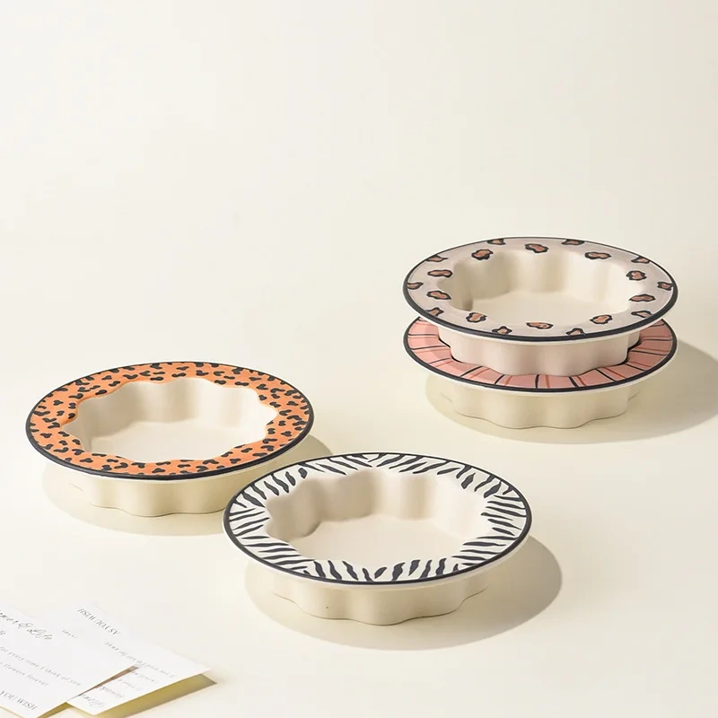Wholesale Solid Lace Design Ceramic Pet Cat & Dog Food & Water Bowl Anti-Tipping Wide Mouth Neck Waterproof