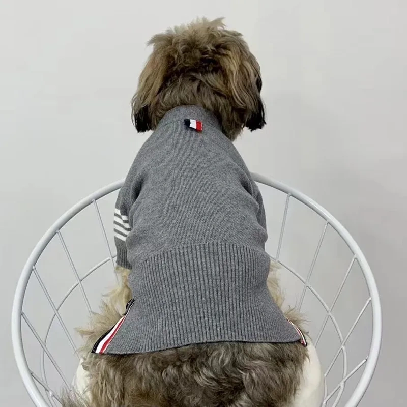2025 Autumn and winter pet warm knitted sweater for dogs, cats, teddy bears, beagles, French bulldogs, fashion brand clothing