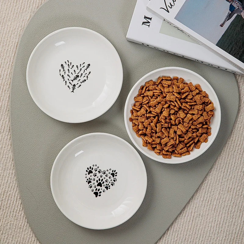 5.5inch Eco-Friendly Ceramic Flat Cat Plates Indoor Cats Shallow Bowls Whisker-Friendly Wet Food Dishes for Cute Kittens