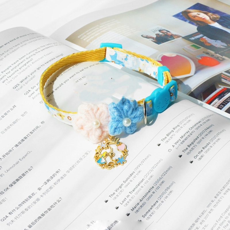 Various cute flower-shaped fur collars
