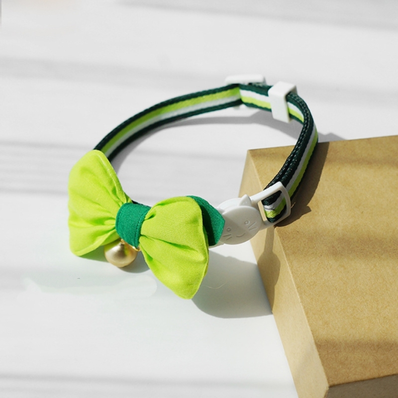 Cat bow collar to prevent suffocation