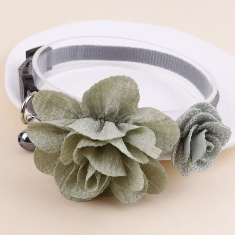 Cute Flower Anti-Suffocation Collar for Pets