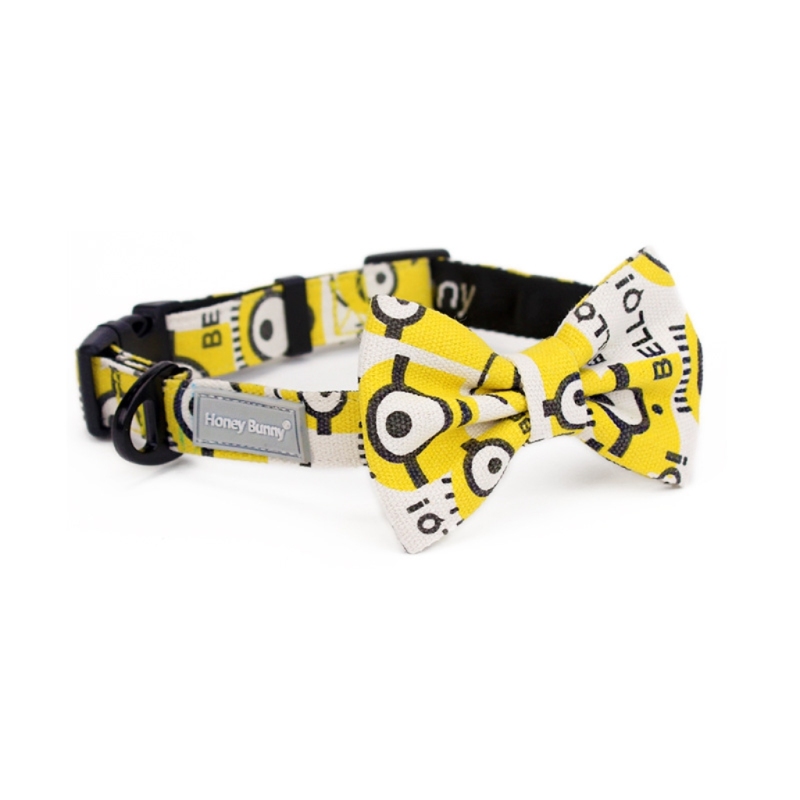 Detachable bow on pet collar