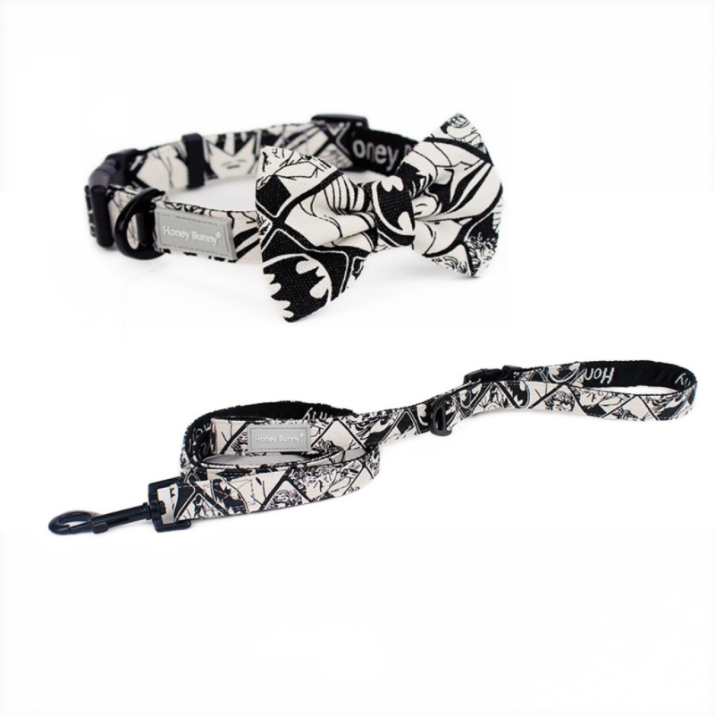 Detachable bow on pet collar