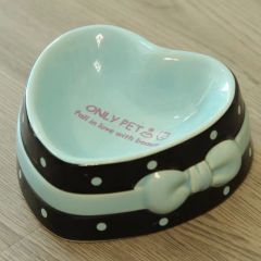 Cat-shaped ceramic bowl