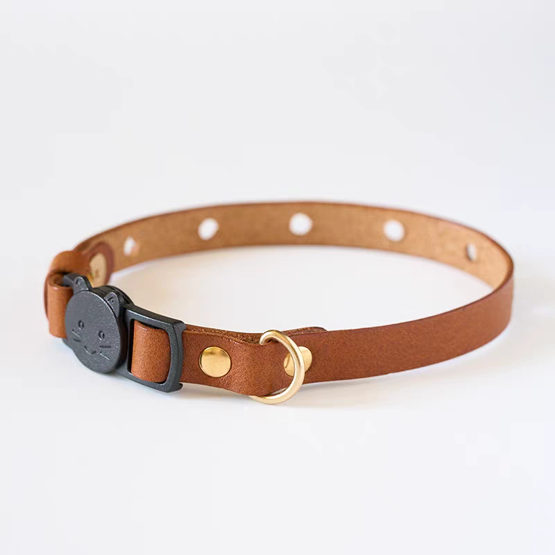Exquisite handmade leather cat collar