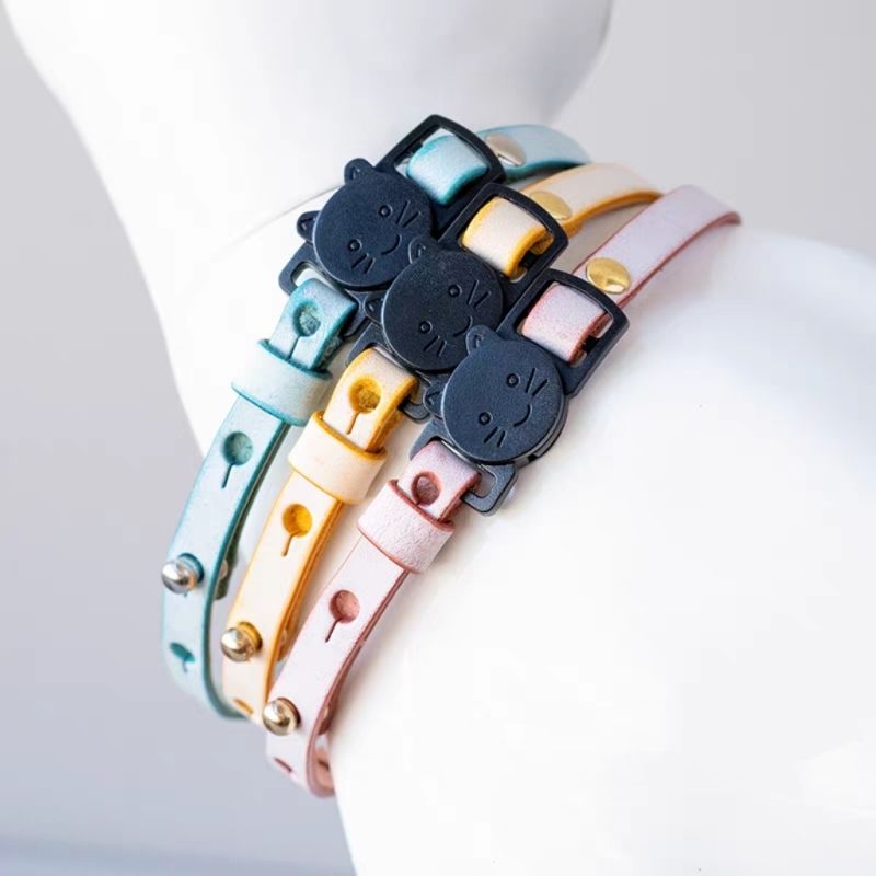 Exquisite handmade leather cat collar
