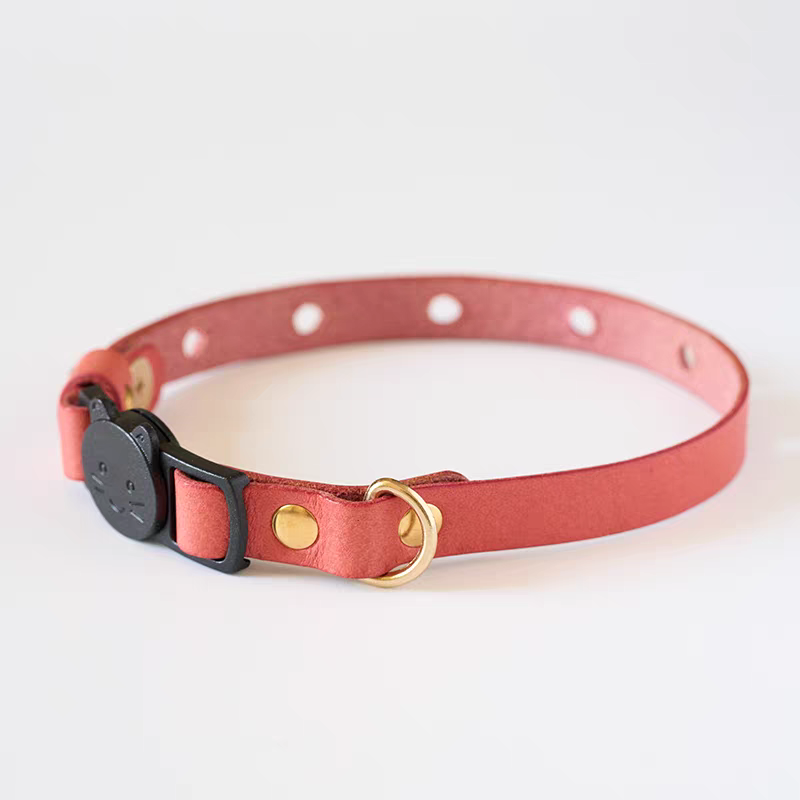 Exquisite handmade leather cat collar