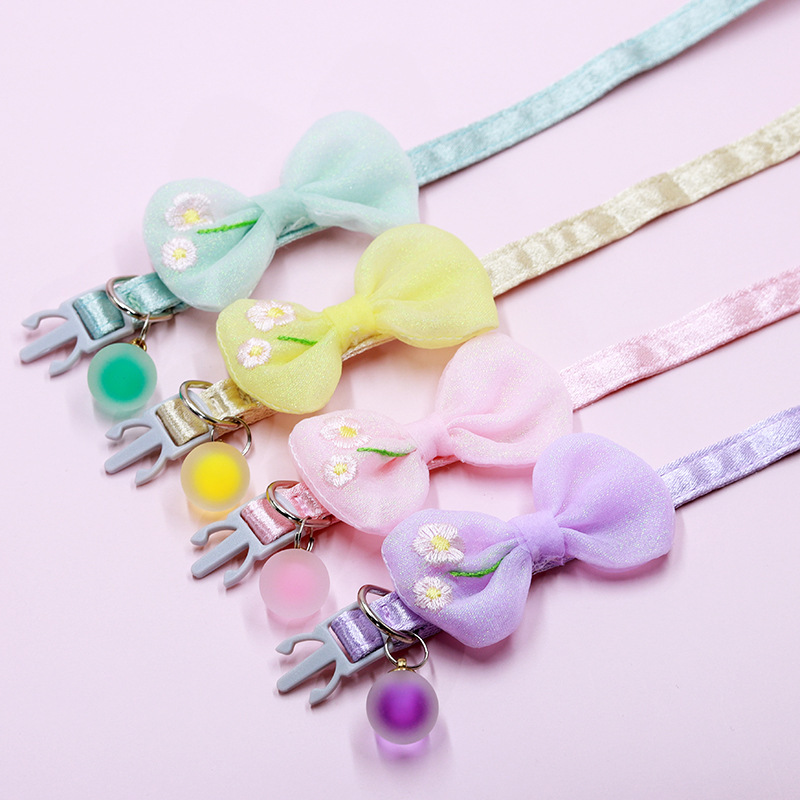 Cat safety collar with bell