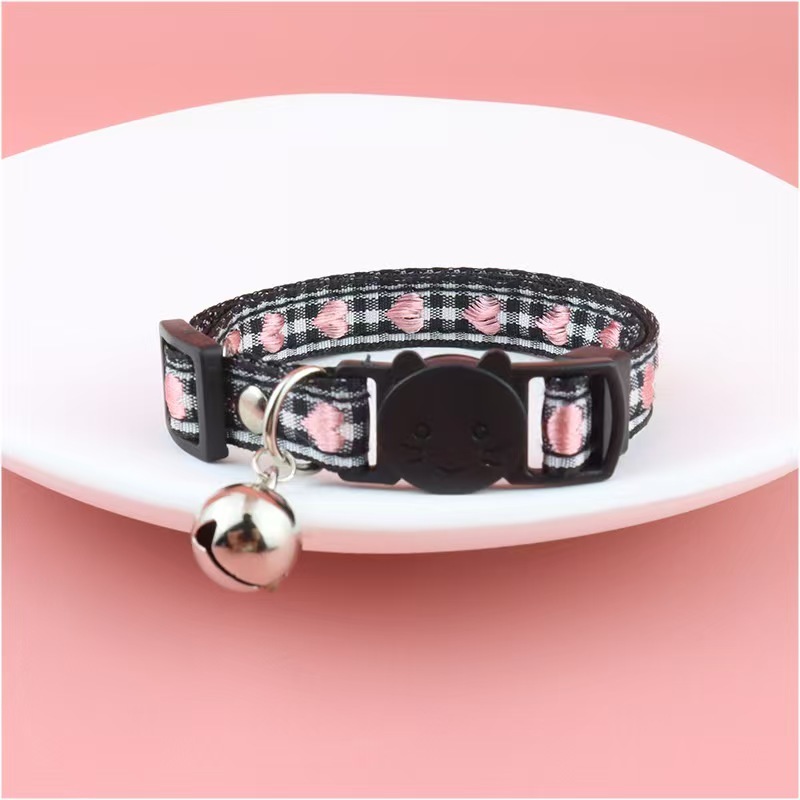 Cat safety collar with bell