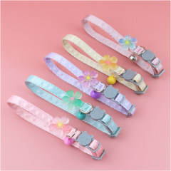 Cat glow-in-the-dark flower safety collar