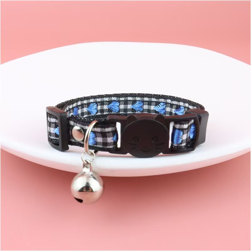 Cat safety collar with bell