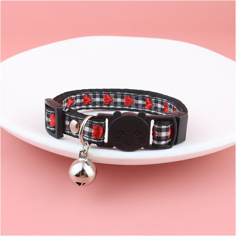 Cat safety collar with bell