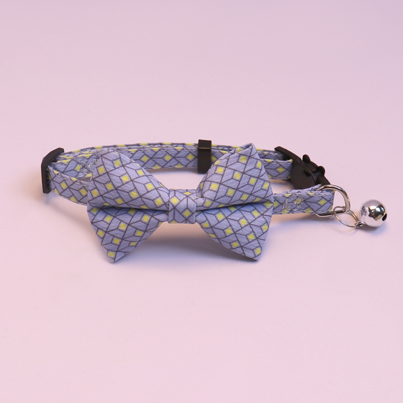 Knitted Bow Pet Collar