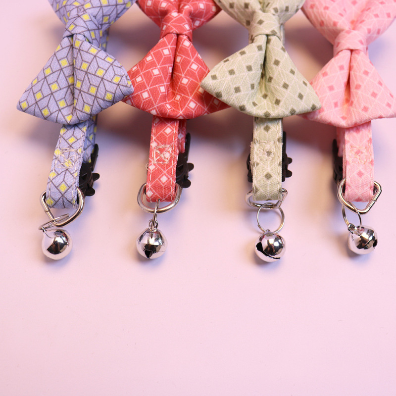 Knitted Bow Pet Collar