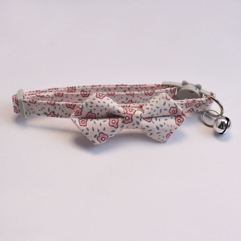 Knitted Bow Pet Collar