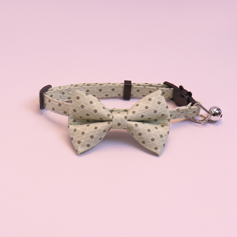 Knitted Bow Pet Collar