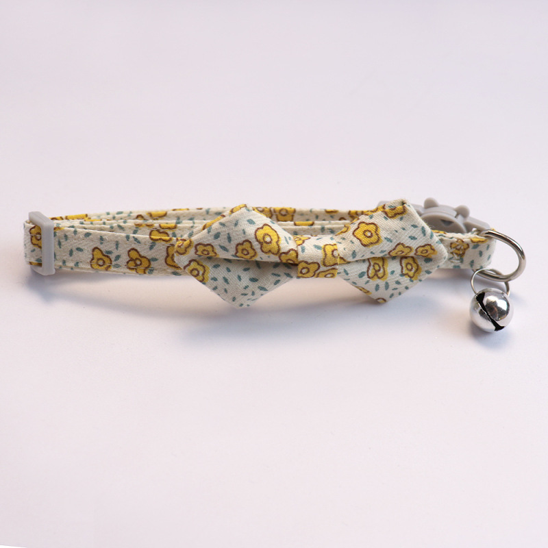 Knitted Bow Pet Collar