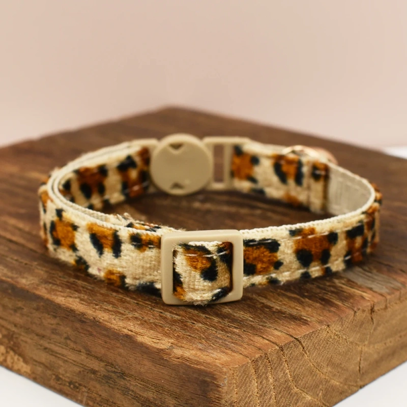 Adjustable Cat Collars with Bowknot Pet Safety Prevents Choking Comfortable And Stylish for Cats