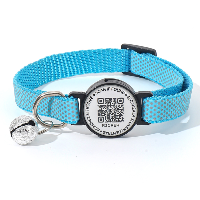 Reflective and glow-in-the-dark pet locator collar