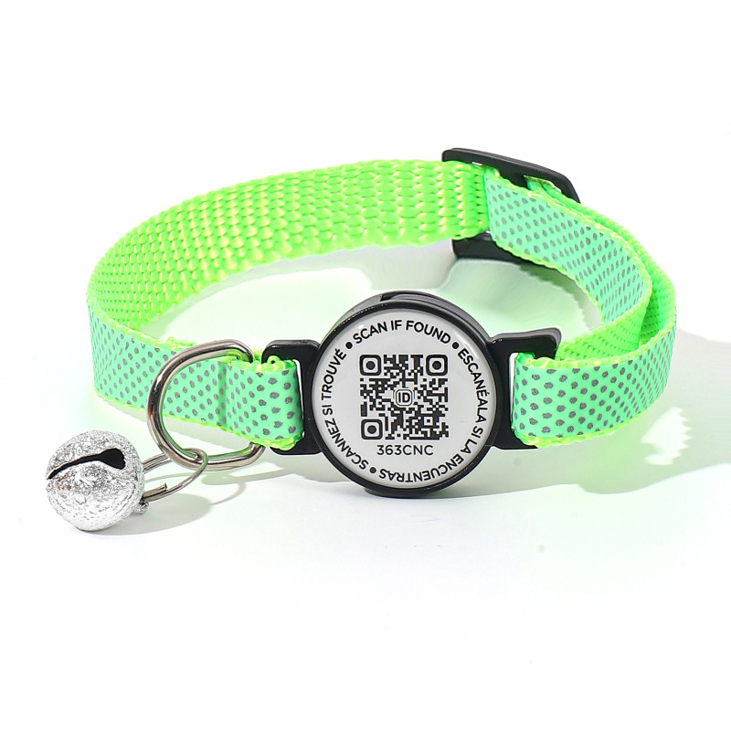 Reflective and glow-in-the-dark pet locator collar