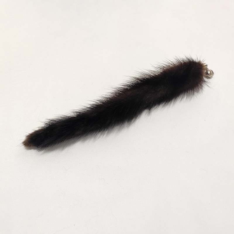 Replaceable heads for fox fur and rabbit fur cat toys