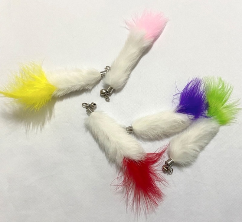 Replaceable heads for fox fur and rabbit fur cat toys