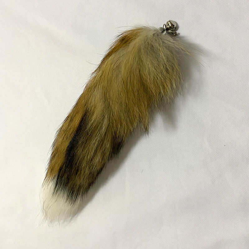 Replaceable heads for fox fur and rabbit fur cat toys