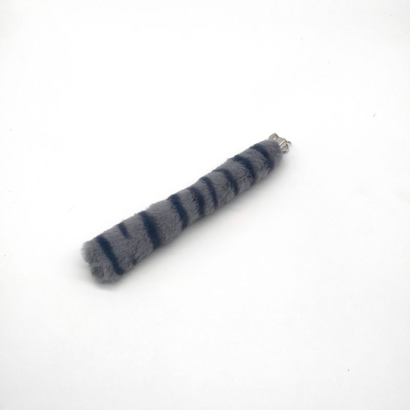 Replaceable heads for fox fur and rabbit fur cat toys