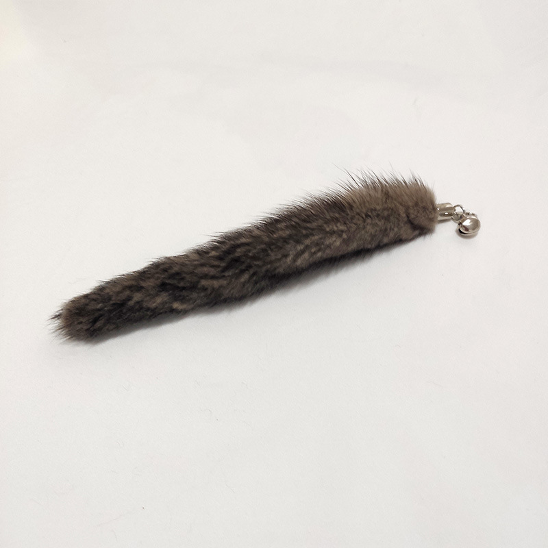 Replaceable heads for fox fur and rabbit fur cat toys