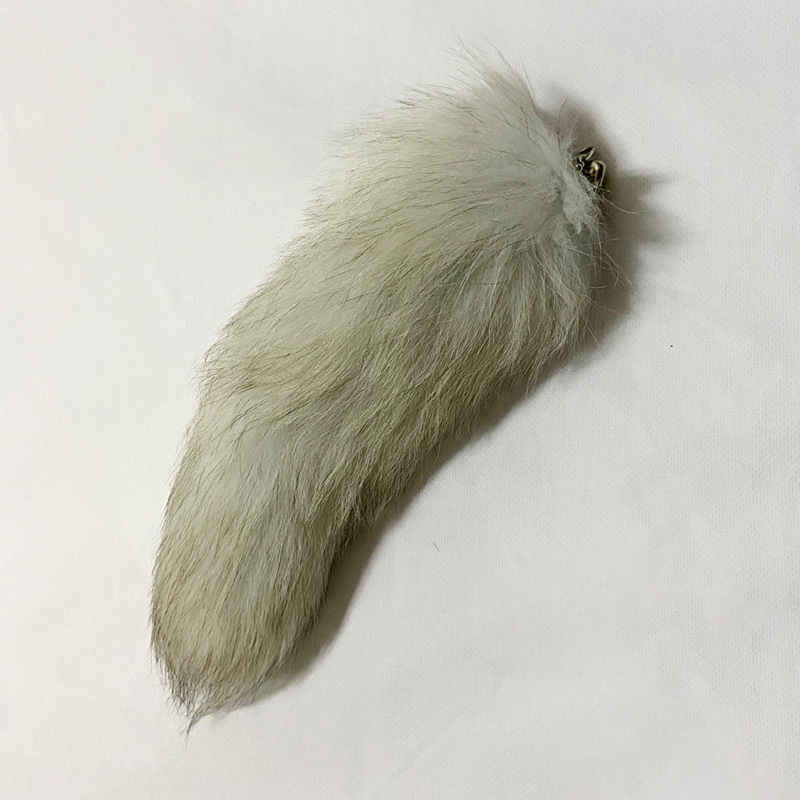 Replaceable heads for fox fur and rabbit fur cat toys